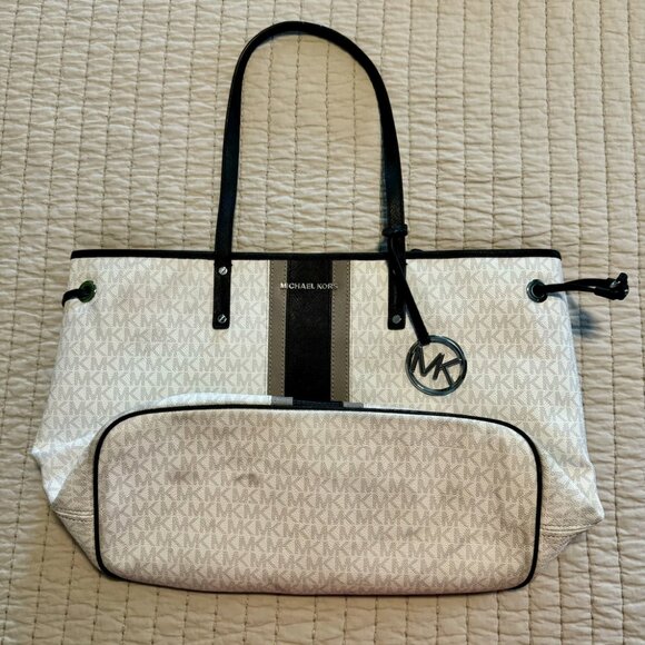 Micheal Kors Large Jet Set Drawstring Tote Bag - Picture 4 of 6